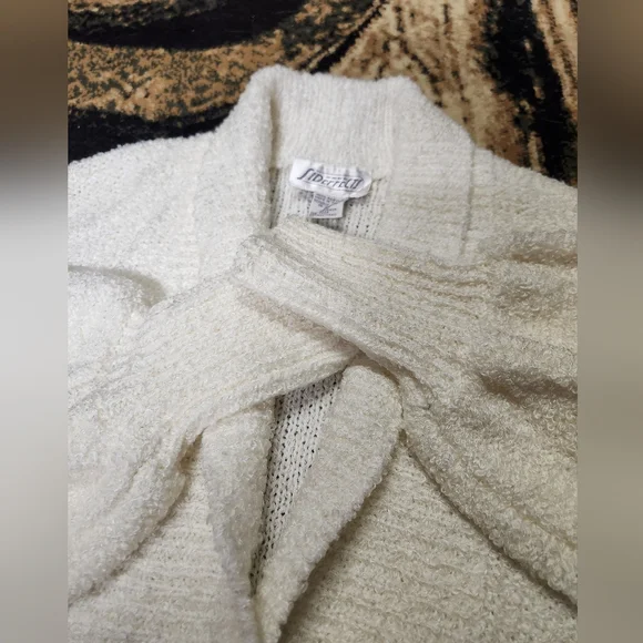 Sweater - Picture 3 of 8